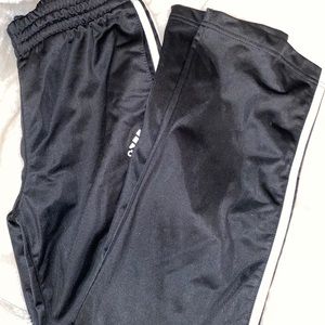 Adidas Stripped Pantas